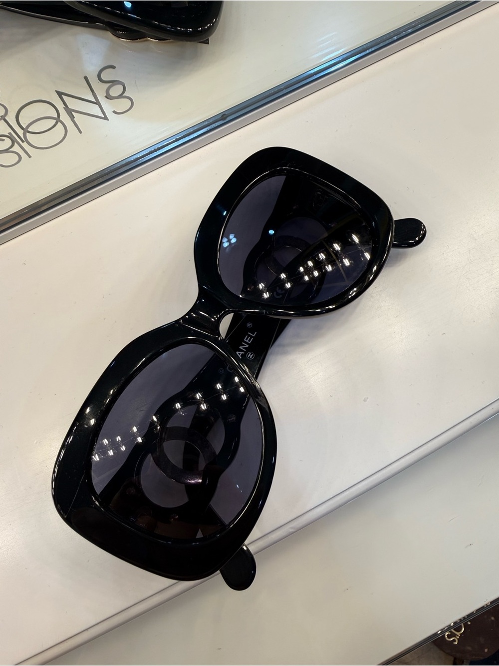 CHANEL Sunglasses - Picture 14 of 14